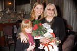 Мария Шукшина с мамой, актрисой Лидией Федосеевой-Шукшиной и дочерью Аней, 1996 год