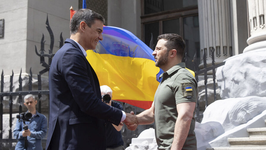 Премьер Испании назвал критической ситуацию на Украине