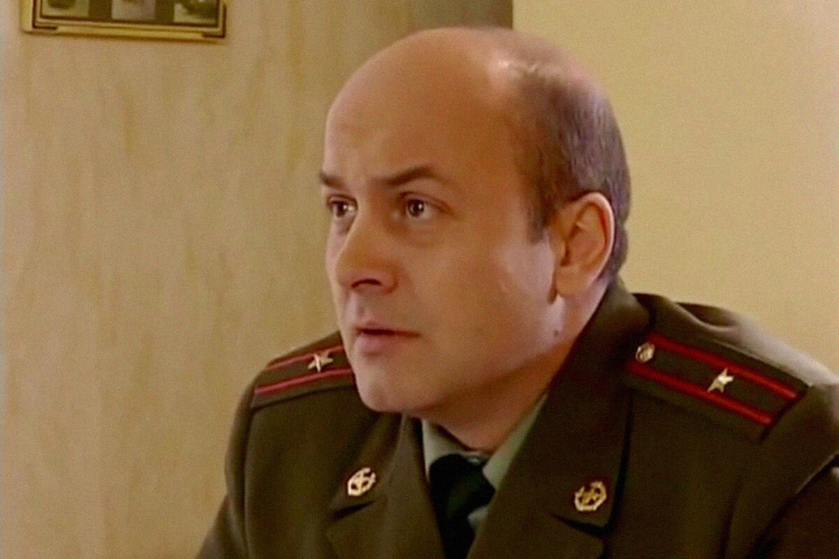Актер Вячеслав Гришечкин в роли майора Староконя в сериале «Солдаты» (2004)