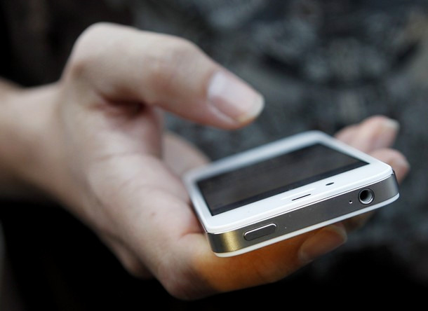 Владельцы iPhone 4S жалуются на сбои в работе устройства
