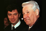 Президент России Борис Ельцин и вице-премьер Борис Немцов в Красноярске, октябрь 1997 года
