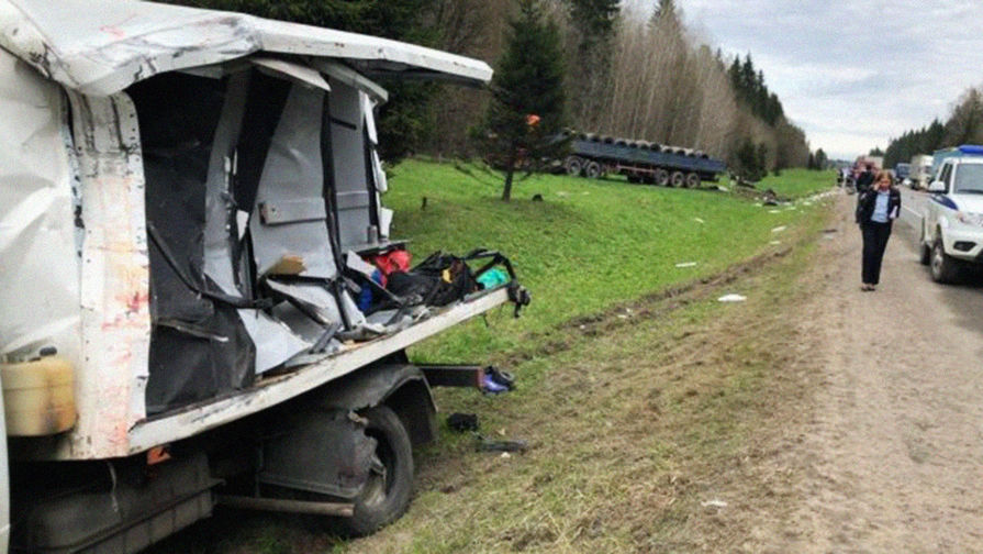 Последствия аварии с&nbsp;участием спецавтомобиля ФСИН и грузового автомобиля в&nbsp;Ленинградской области, 4 мая 2018 года