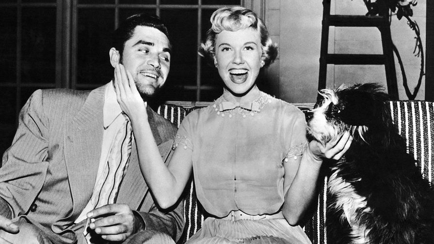 Актеры Дорис Дэй и Стив Кокран и его собака по&nbsp;кличке Чайковский, 1950 год 