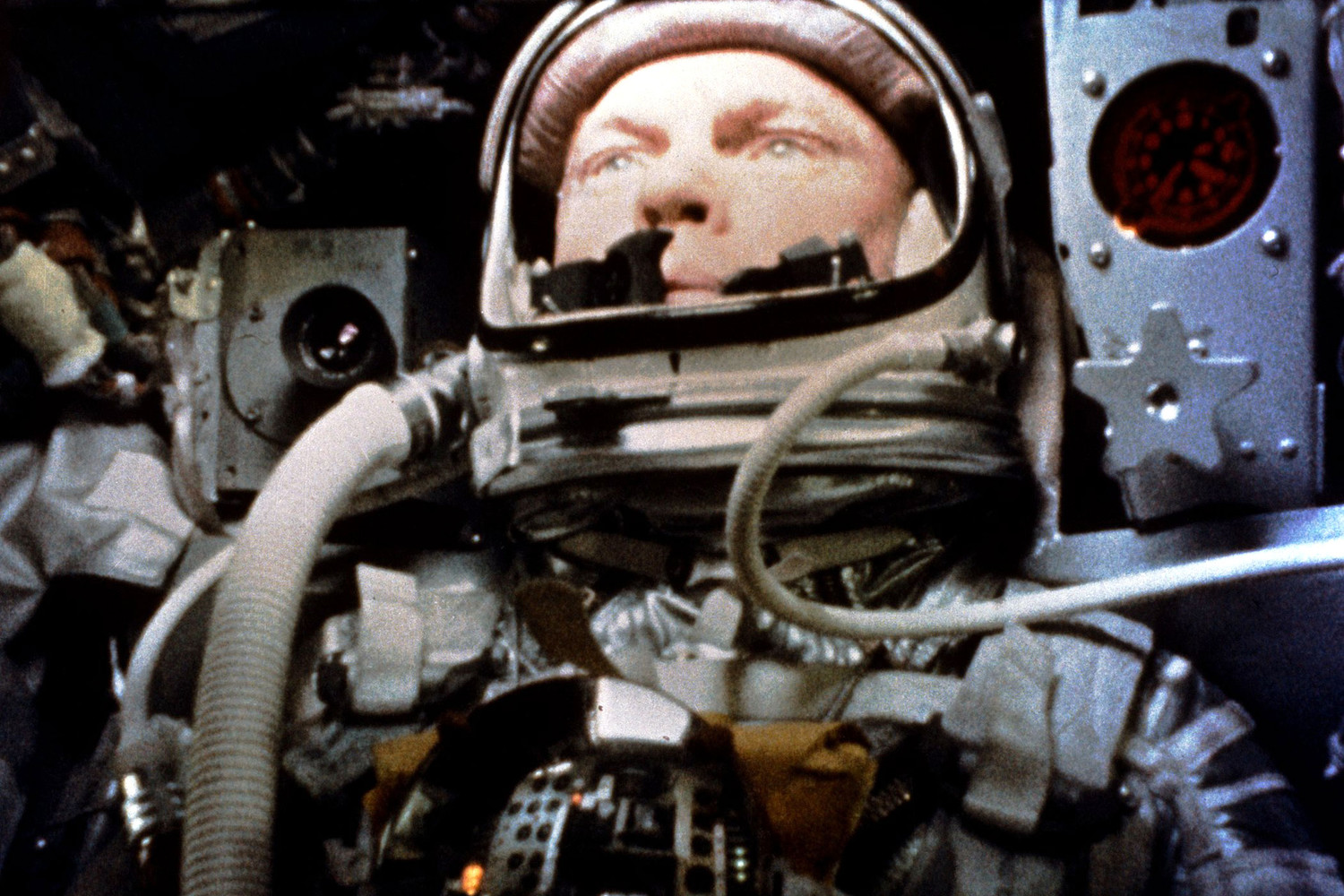 Джон Гленн во время космического полетаNASA