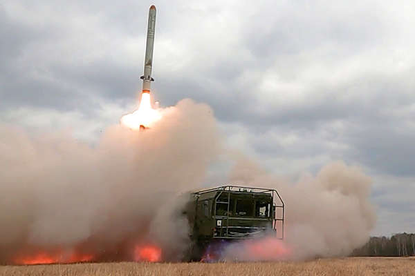 Удар оперативно-тактическим ракетным комплексом «Искандер» по объектам ВСУ на территории Украины, март 2022 года