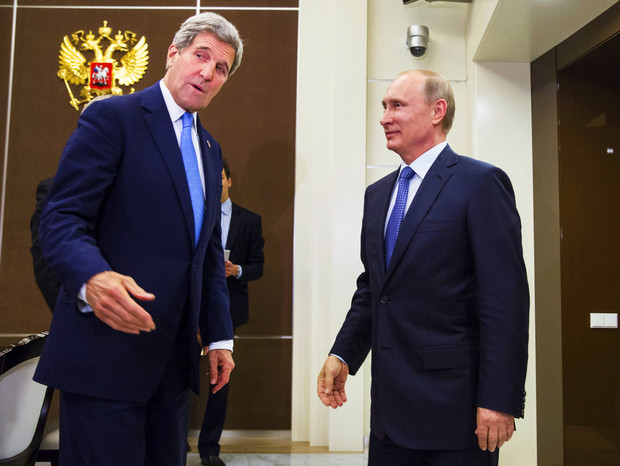 Госсекретарь США Джон Керри и президент России Владимир Путин во время встречи в&nbsp;резиденции &laquo;Бочаров ручей&raquo;