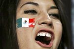 Болельщица Мексики