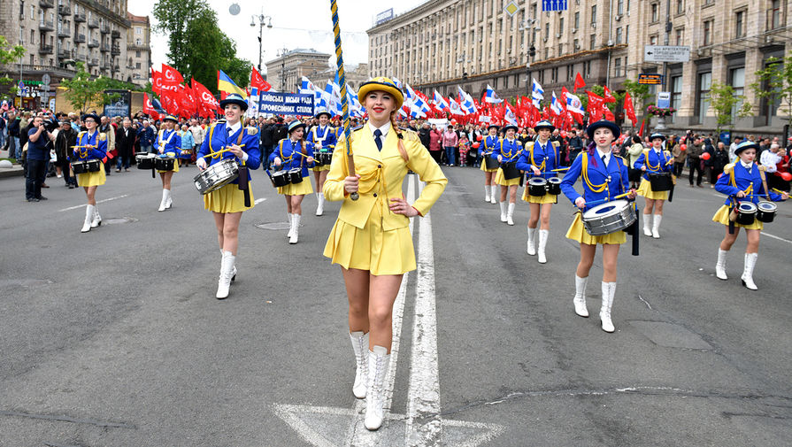 Участники первомайской демонстрации в&nbsp;Киеве, 1&nbsp;мая 2017&nbsp;года
