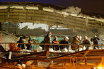 Спасательные работы на месте обрушения крыши «Трансвааль-парка» в московском Ясенево, 14 февраля 2004 года