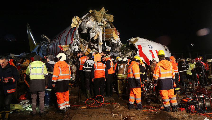 Последствия крушения самолета Boeing 737 в&nbsp;аэропорту Стамбула, 5 февраля 2020 года