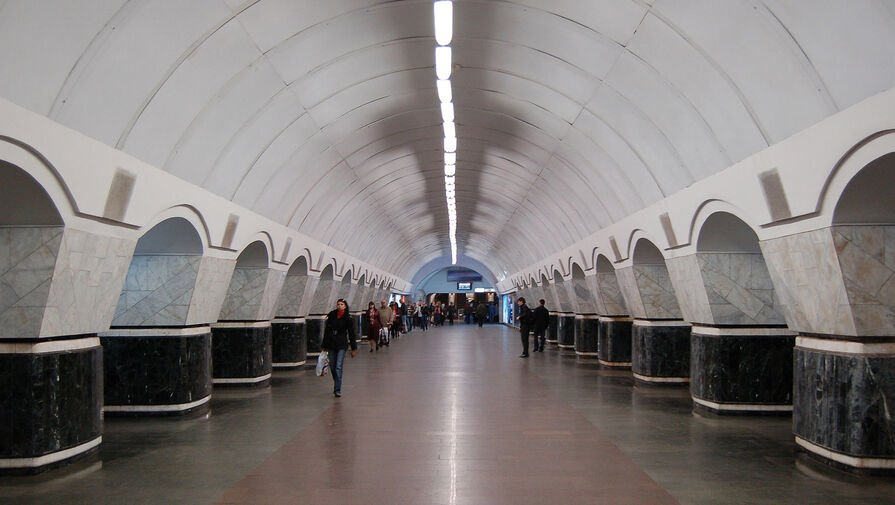 Украинские СМИ сообщили о взрыве у метро в Киеве