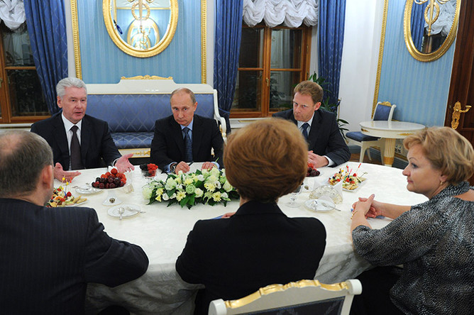 Президент Владимир Путин поддержал инициативу учителей сделать открытым банк заданий для единого госэкзамена