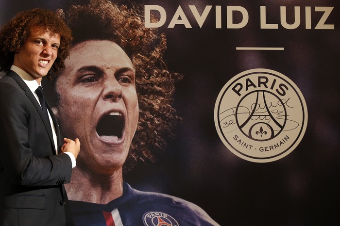Давид Луис стал самым дорогим защитником в&nbsp;истории футбола
