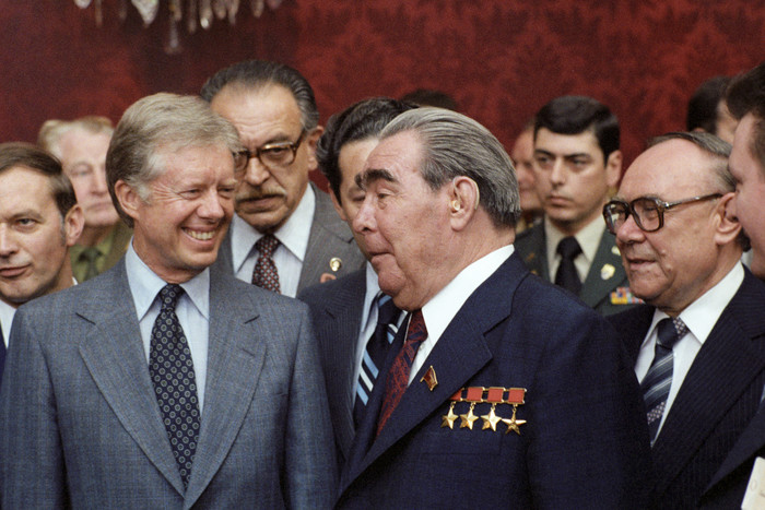 Президент США Джимми Картер и генеральный секретарь ЦК КПСС Леонид Брежнев