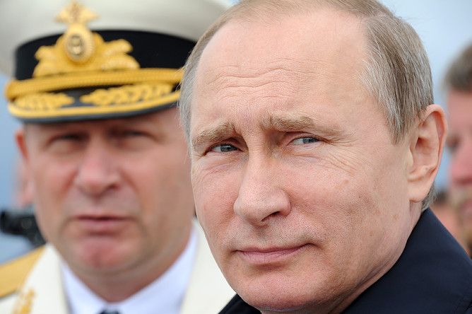 Президент России Владимир Путин на праздновании Дня Военно-морского флота России в Балтийске