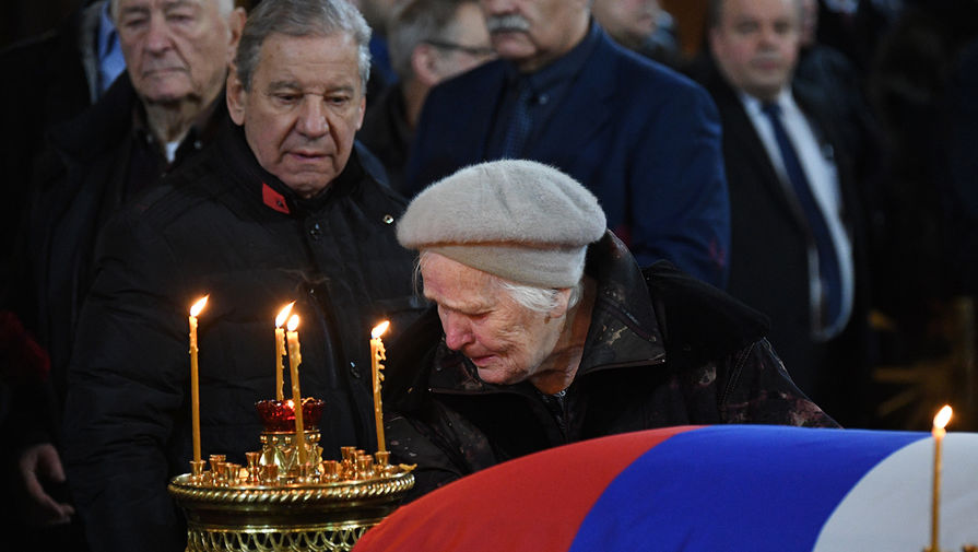 Во время церемонии прощания с бывшим мэром Москвы Юрием Лужковым в храме Христа Спасителя, 12 декабря 2019 года