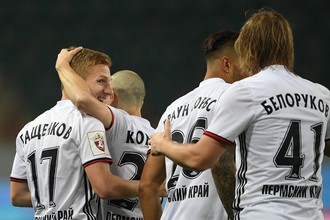 Недавний аутсайдер «Амкар» уже почти догнал лидирующую группу