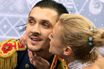 Серьезную славу пара обрела после выступления на Олимпийских играх в Сочи: они принесли России золото в личном и командном турнирах и закрепили за собой статус сильнейшей пары в мире