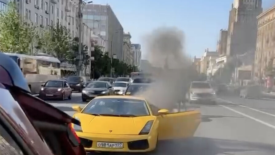 Пожар Lamborghini в Москве сняли на видео