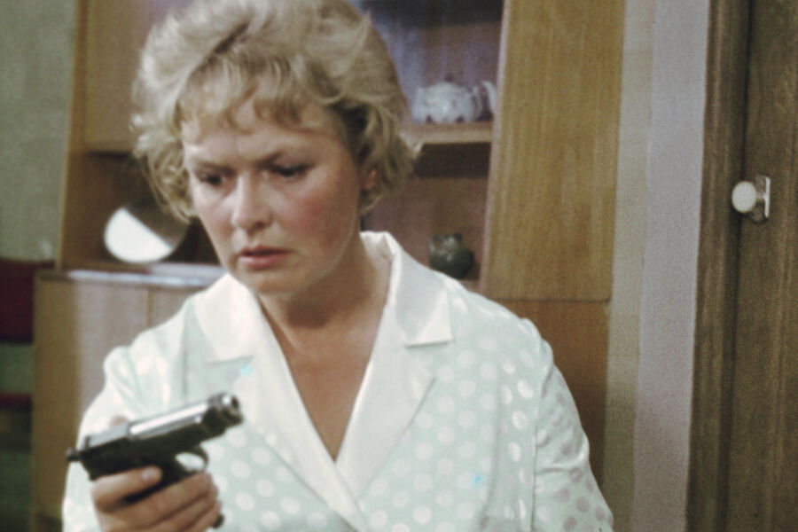 Нина Гребешкова на&nbsp;съемках фильма «Бриллиантовая рука», 1969&nbsp;год