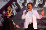 Ядвига Поплавская и Александр Тиханович во время выступления на вечере памяти Валентины Толкуновой, который прошел на сцене Театра эстрады. 2010 год