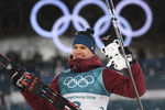 Российский спортсмен Александр Большунов после финиша спринта среди мужчин в полуфинальных соревнованиях по лыжным гонкам на Олимпиаде в Пхенчхане, 13 февраля 2018 года