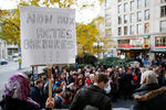 Акция в память о жертвах терактов в Париже в Лозанне