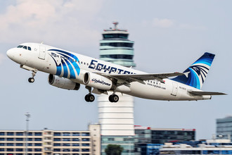Самолет Airbus 320 авиакомпании EgyptAir, вылетевший из Парижа в Каир, потерпел крушение в Средиземном море 19 мая 2016 года. Фото сделано 21 августа 2015 года