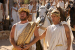 Актеры Вэл Килмер и Колин Фаррелл в фильме «Александр», 2004 год 