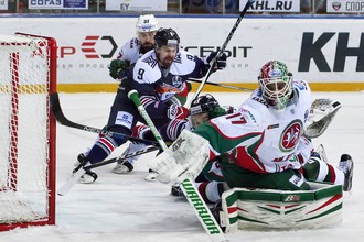 Игровой момент матча «Металлург» — «Ак Барс»