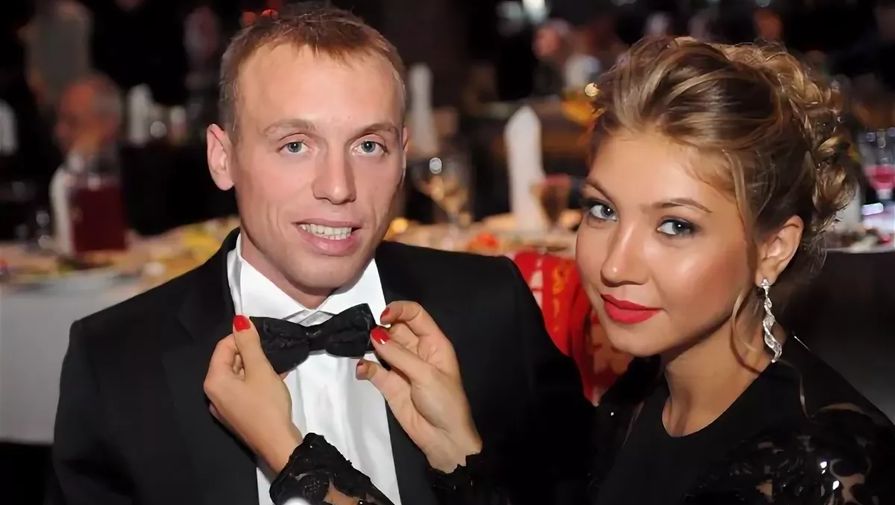 Денис Глушаков со своей супругой Дарьей