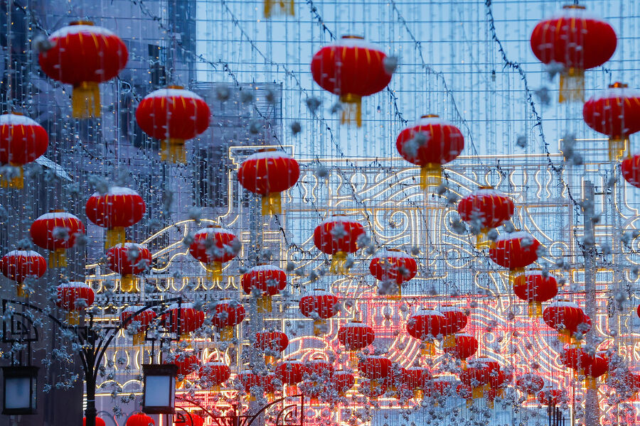 Иллюминация в&nbsp;Камергерском переулке, украшенном в&nbsp;преддверии Нового года по&nbsp;китайскому календарю