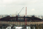В 1996-97 гг. «Лужники» обрели крышу и новые сидения на трибунах