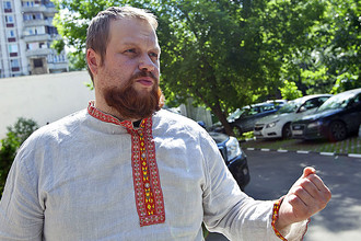 Суд начал рассматривать дело в отношении Дмитрия Демушкина, обвиняемого в экстремизме
