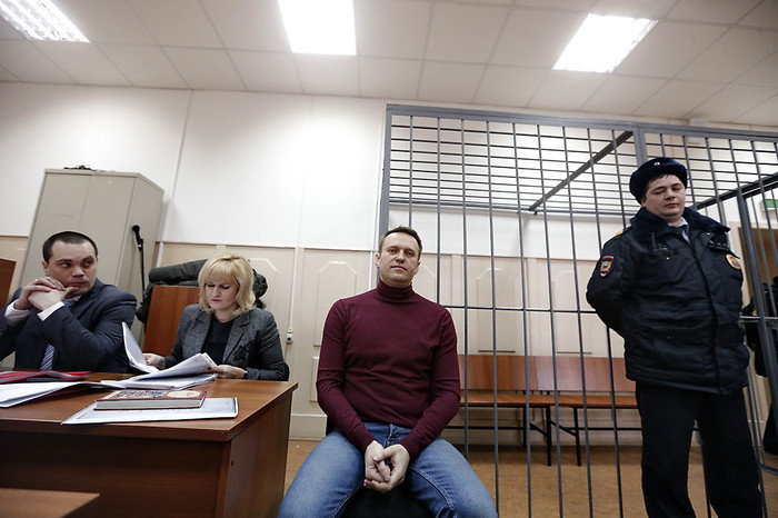 Алексей Навальный (включен в список террористов и экстремистов) во время рассмотрения ходатайства следствия о&nbsp;его домашнем аресте в&nbsp;Басманном суде Москвы