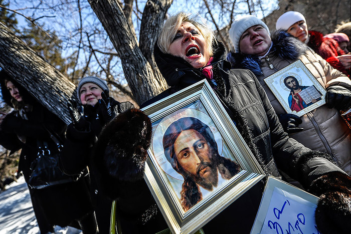 Молитвенное стояние и митинг «Защитим святыни – спасем Россию!» в Новосибирске