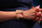 Тереза Мэй надела браслет с Фридой Кало на съезд консервативной партии, 2017 год 