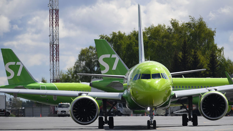 Самолет авиакомпании S7 прервал взлет по технической причине