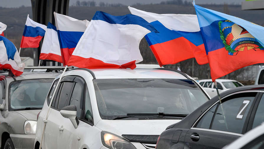 СК возбудил уголовное дело после нападения на россиян, участвующих в автопробеге в Афинах