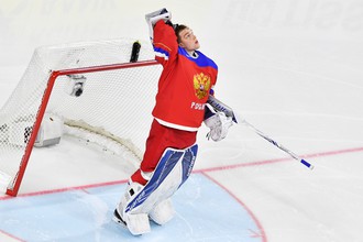 Вратарь сборной России и клуба НХЛ «Тампа-Бэй Лайтнинг» Андрей Василевский на матче чемпионата мира по хоккею — 2017