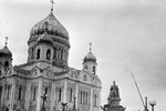 1917 год. Вид на Храм Христа Спасителя и памятник императору Александру III