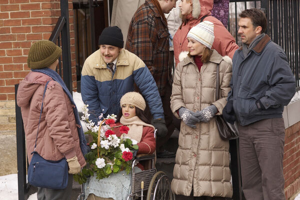 Кадр из фильма «Ларс и настоящая девушка», 2007 год