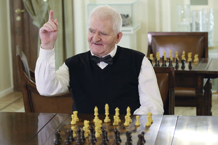 Чемпион мира по&nbsp;шахматам Борис Спасский во время празднования 80-летнего юбилея в&nbsp;штаб-квартире Российских шахмат на&nbsp;Гоголевском бульваре в&nbsp;Москве, 17&nbsp;февраля 2017