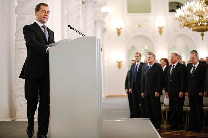 Дмитрий Медведев приступил к выполнению обещаний по либерализации законодательства