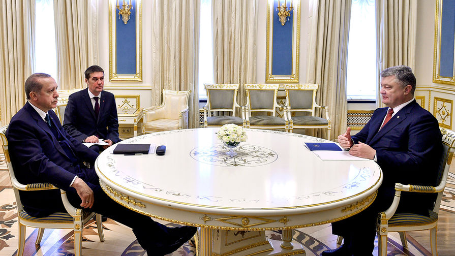 Президент Турции Реджеп Тайип Эрдоган и президент Украины Петр Порошенко во время встречи в Киеве, 9 октября 2017 года