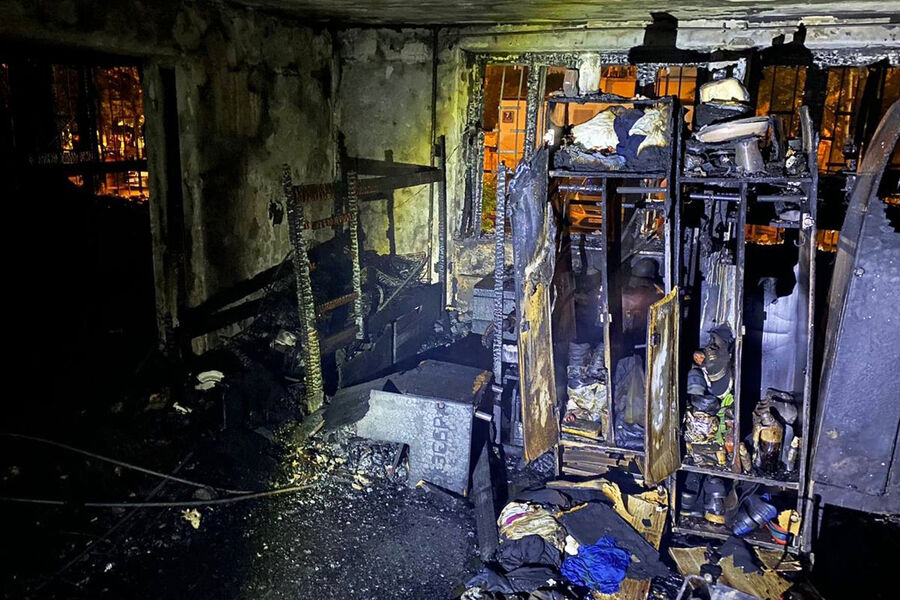 Одна из&nbsp;пострадавших комнат хостела на&nbsp;Алма-Атинской улице, где произошел пожар, при&nbsp;котором погибли не менее 8&nbsp;человек, 29&nbsp;июля 2022&nbsp;года 