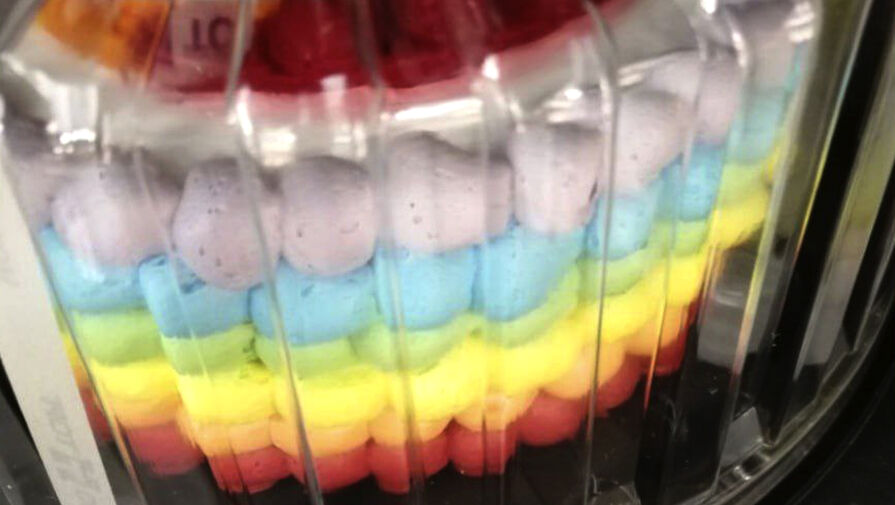 Россиянка пожаловалась на торт "Радуга" за пропаганду ЛГБТ