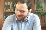 Телеведущий информационной службы Владимир Кара-Мурза у себя дома, 2001 год