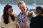 Кейт Миддлтон и принц Уильям во время прогулки в зоопарке Таронга, Сидней, Австралия. Апрель 2014 года