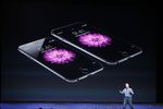 Фил Шиллер представляет новый iPhone 6